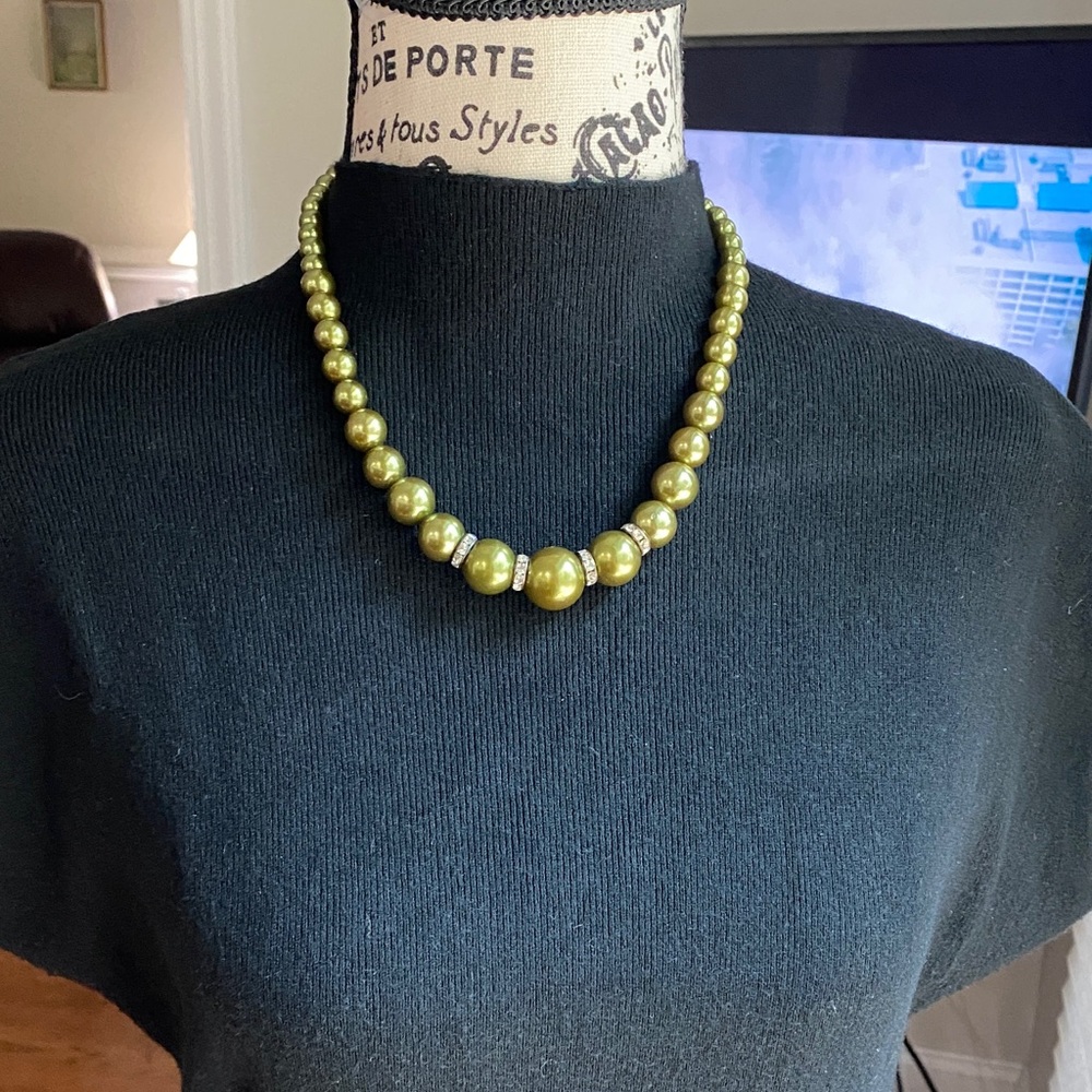 Paparazzi Lustrous Green Bead Necklace Make a 5-pc bundle for best price!